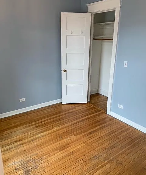 2238 N Lincoln Ave — Photo 2