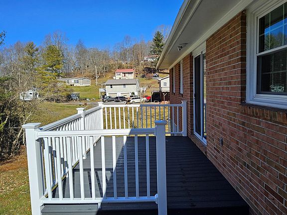 3rd image of 840 Anderson Ave