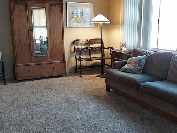 5th image of 391 Montclair Dr Spc 48