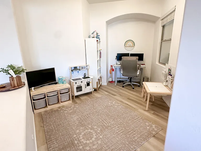 Bonus Room / Office