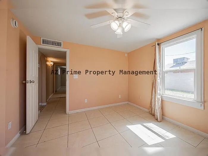 2830 E Sheridan St — Photo 11