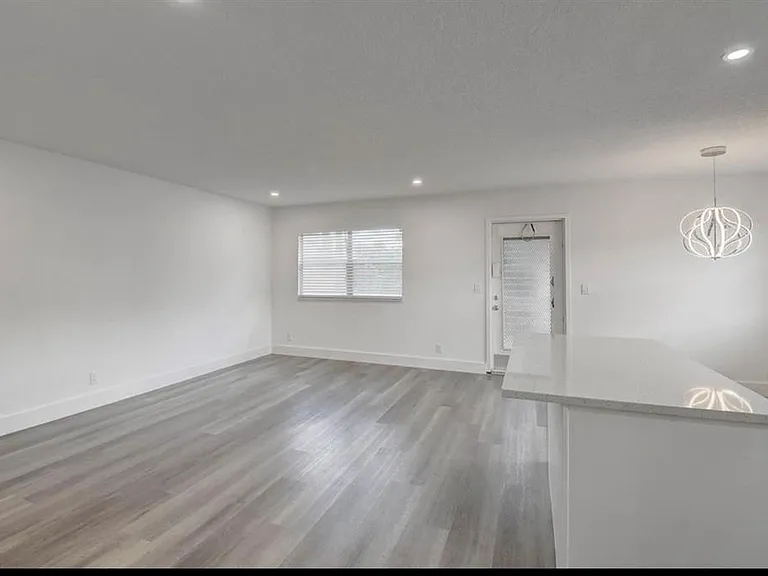 125 Brittany Way #125-C — Photo 9
