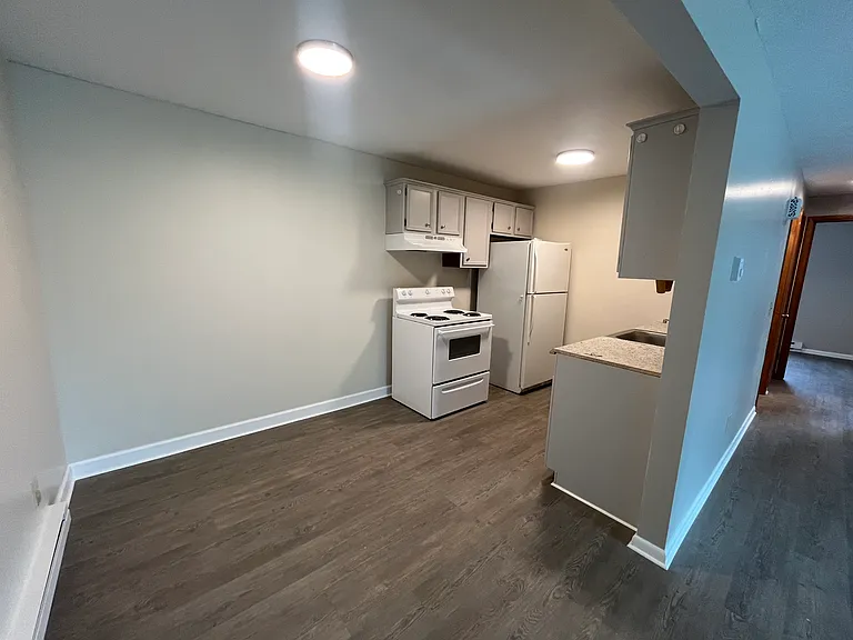 1023 N Chapel St #6 — Photo 5