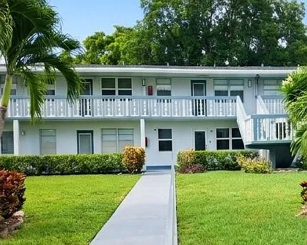 2 bed, 2.0 bath, 820 sqft, $2,200 — Photo 2