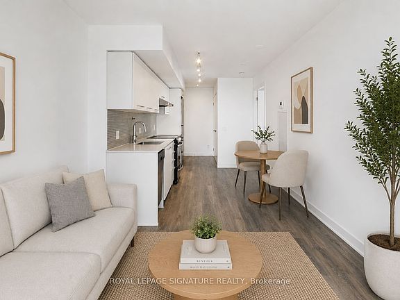 3rd image of 87 Peter St #1203