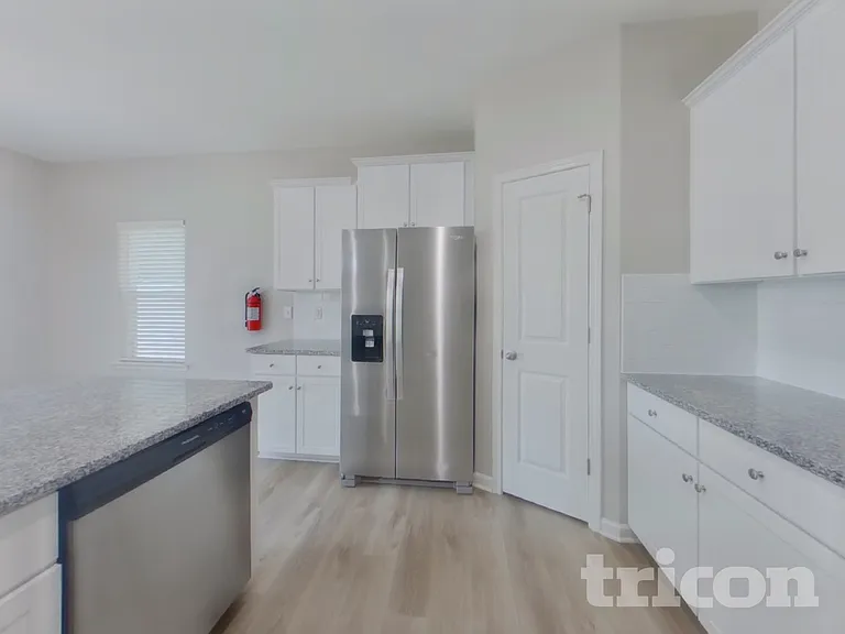 126 Spring Knoll Dr — Photo 5