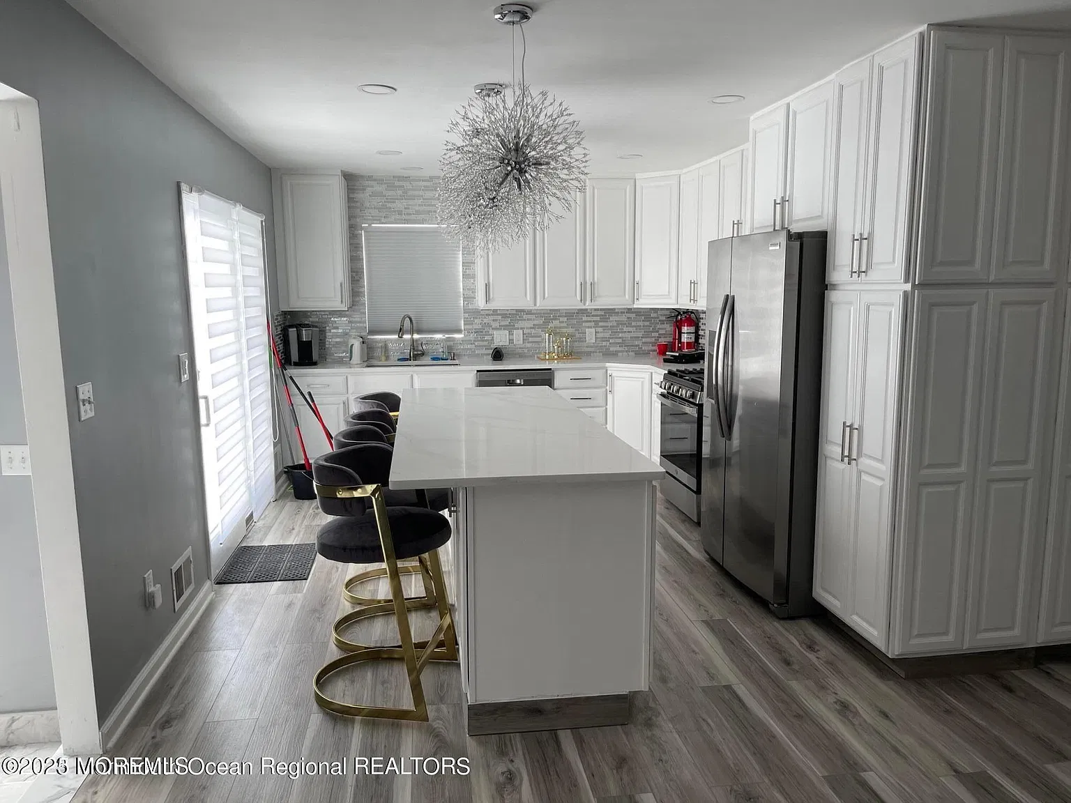 7 bed, 4.5 bath, 3202 sqft, $5,250 — Photo 2