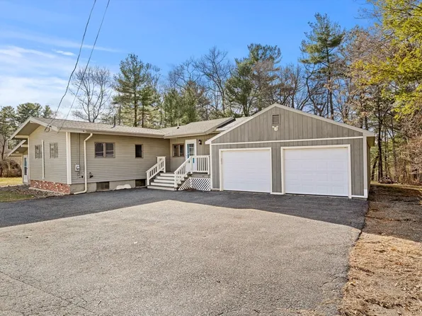 64 10th St, Tewksbury, MA 01876