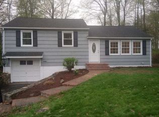 17 Maple Row, Bethel, CT 06801