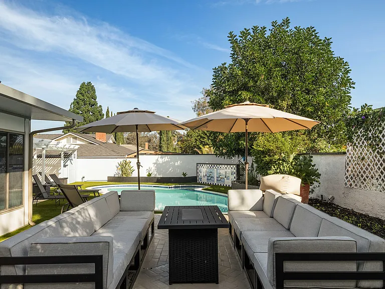 24262 Lysanda Dr — Photo 10