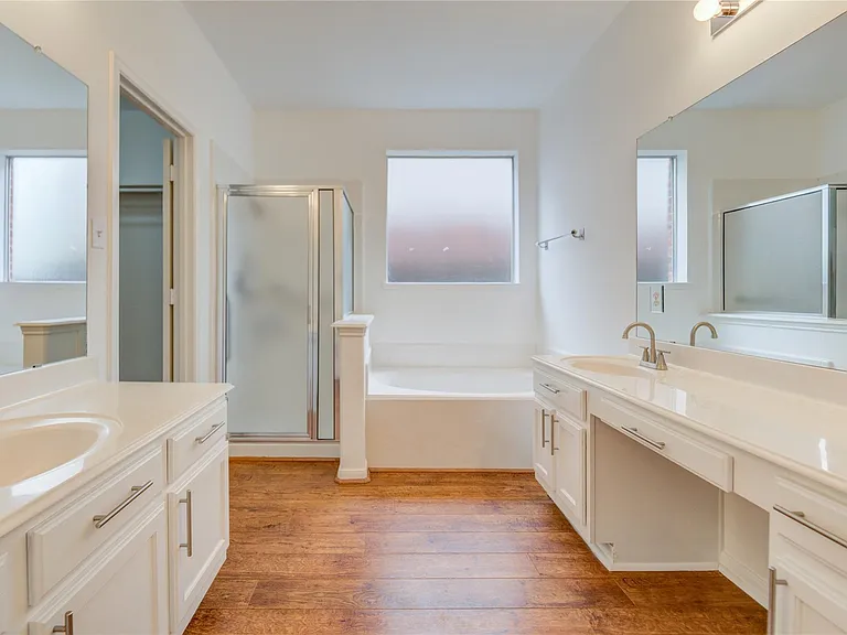 16464 Beewood Glen Dr — Photo 32