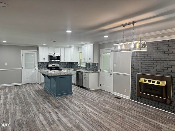 4th image of 1523 Goodwin Rd