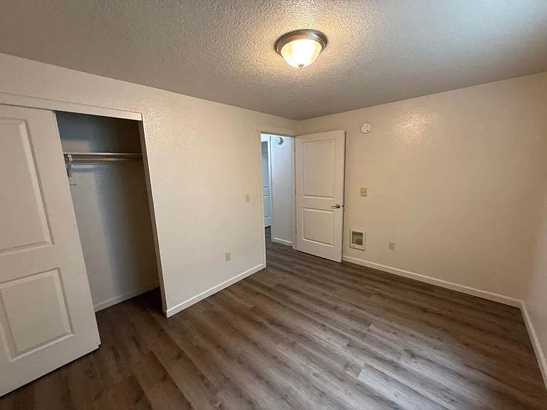 917 Bryan Ct — Photo 21