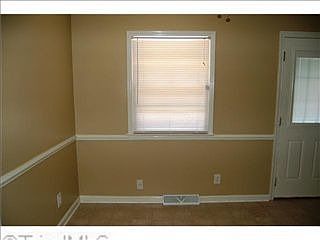 5th image of 2726 Dumont Dr