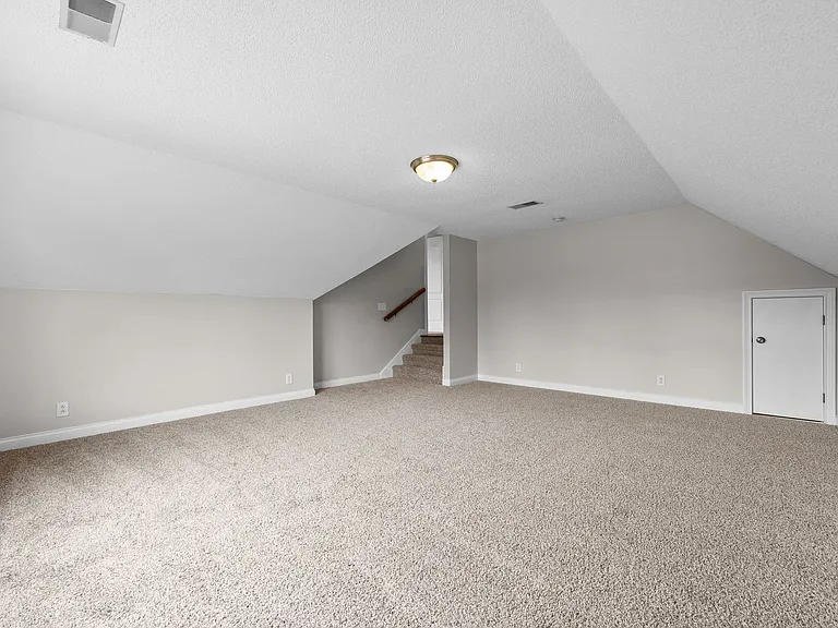 706 Shamrock Ct — Photo 30