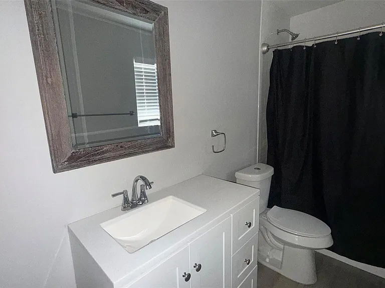 1660 Richmond Ave #12 — Photo 10