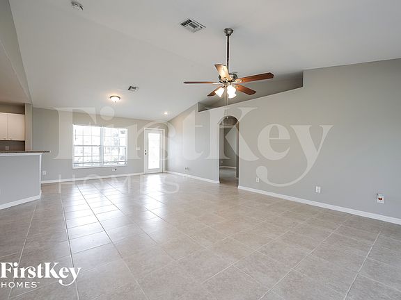 3rd image of 5326 Beauty St