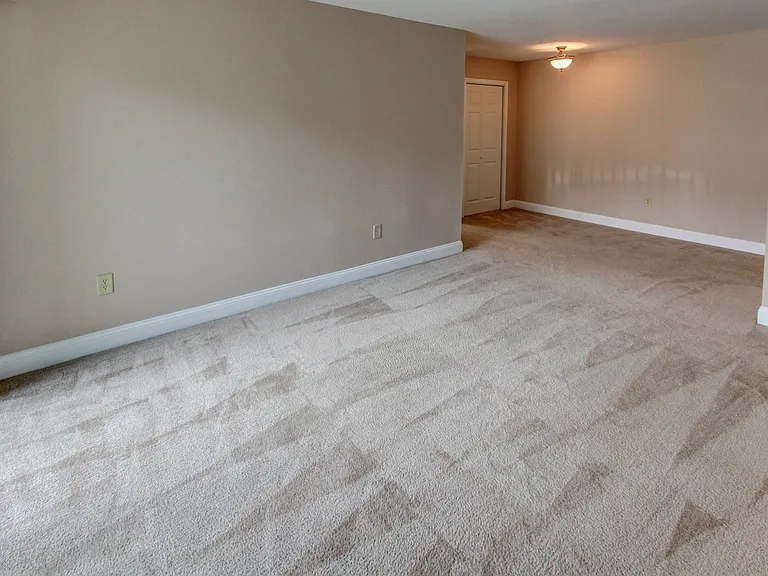 Hollandale Apartments — Photo 70