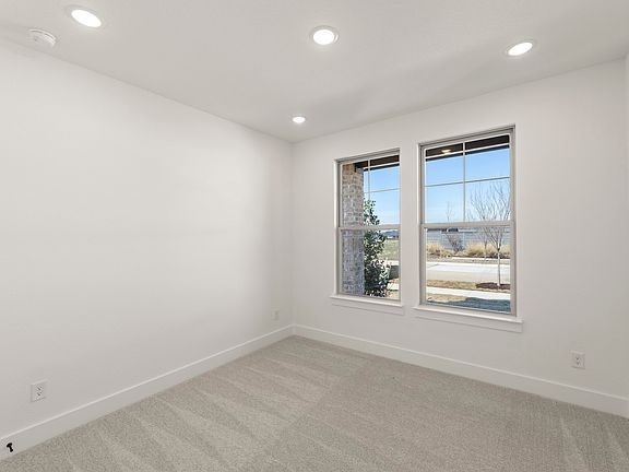 4th image of 612 Corner Post Ln