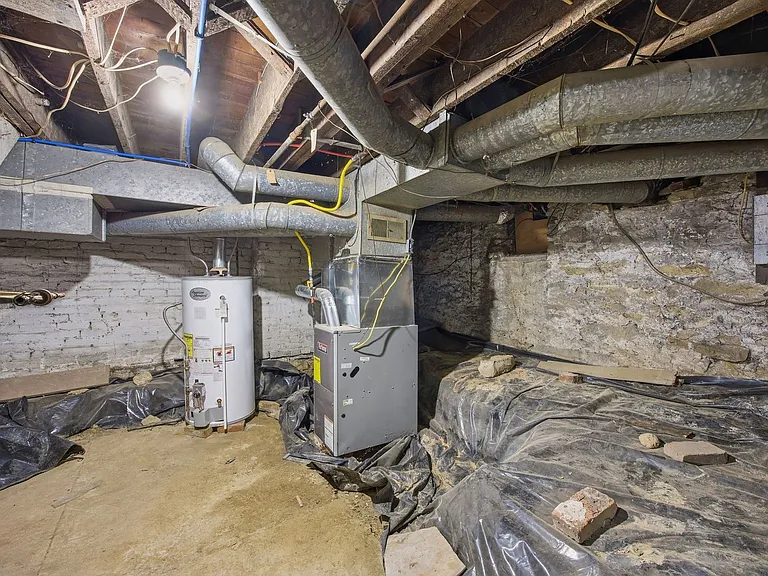 616 Lillian St — Photo 23