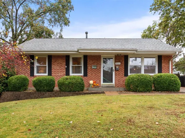 9649 Radio Dr, Saint Louis, MO 63123