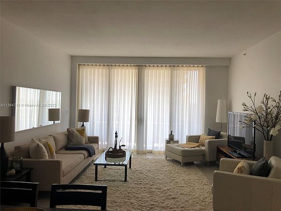 5th image of 251 Crandon Blvd APT 822