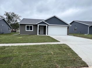 1425 Sunrise Ave SE, Rochester, MN 55904