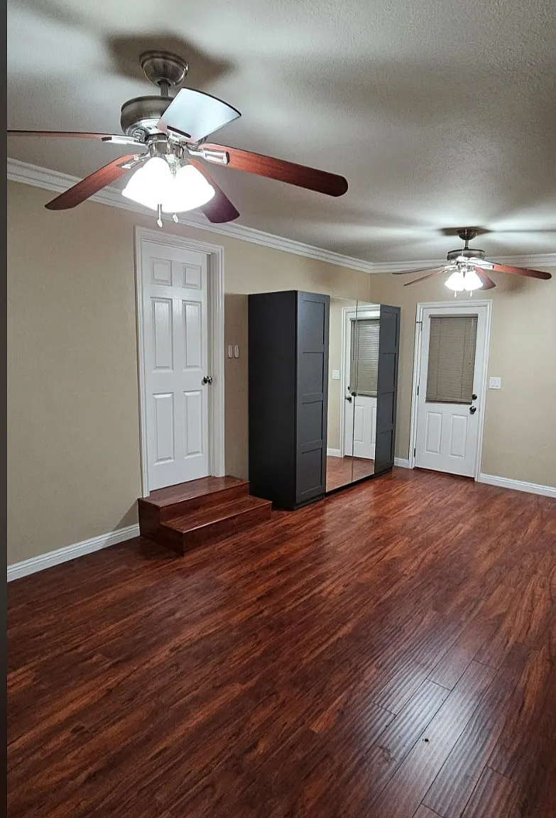 3 bed, 1085 sqft, $3,200 — Photo 3