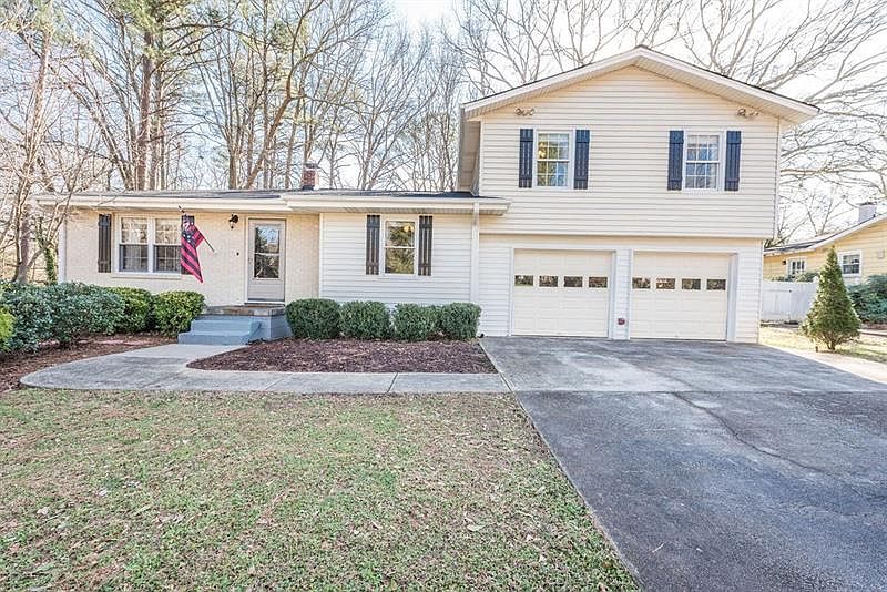 1st image of 1026 Pinehurst Dr SE