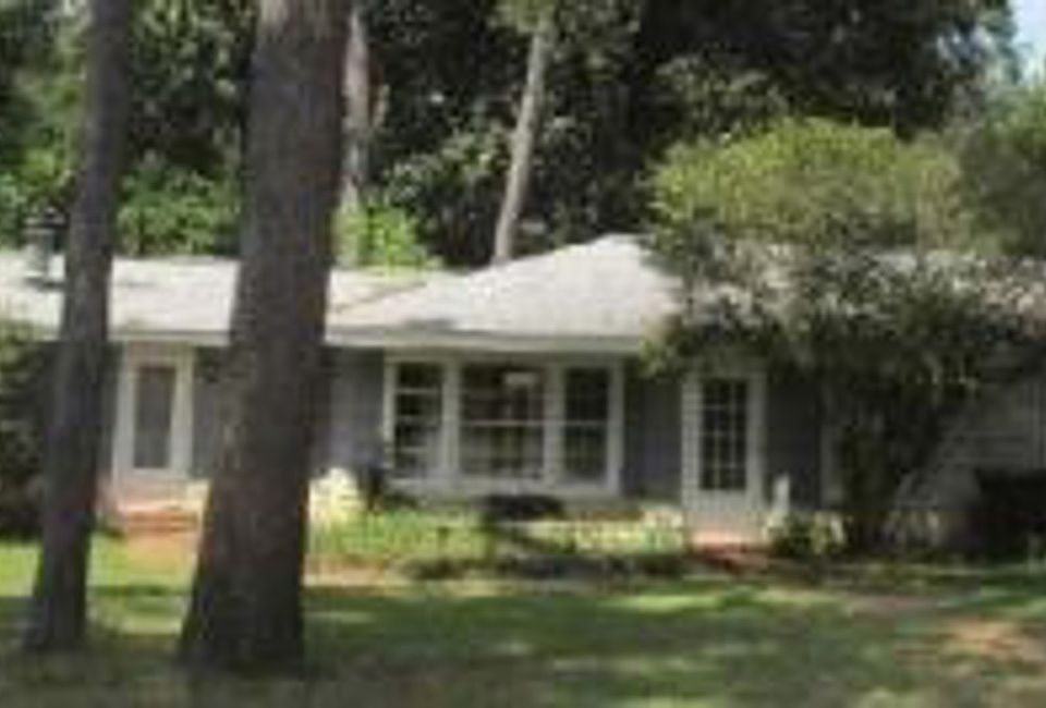 1st image of 304 Meadowbrook Dr