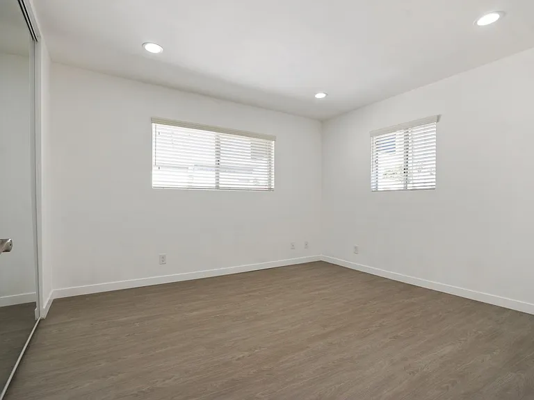828 18th St in Santa Monica - steps to Montana Ave! — Photo 11