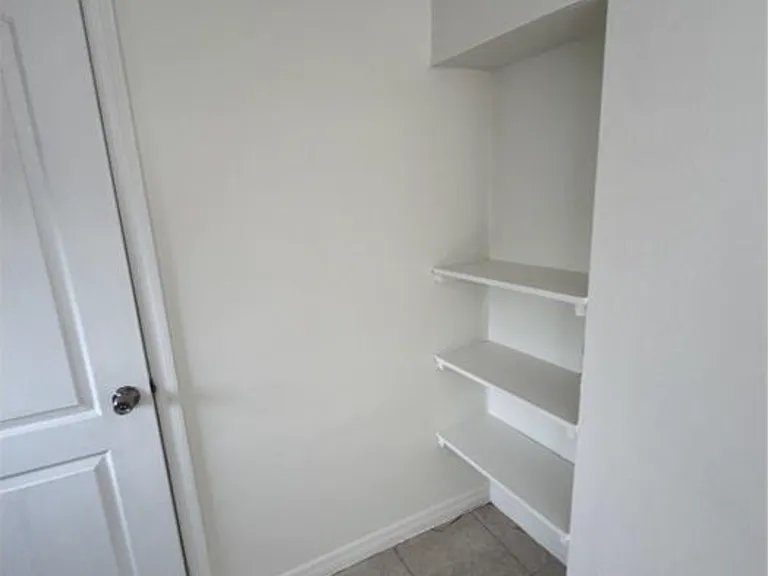 2811 NE 2nd Ter #3 — Photo 3