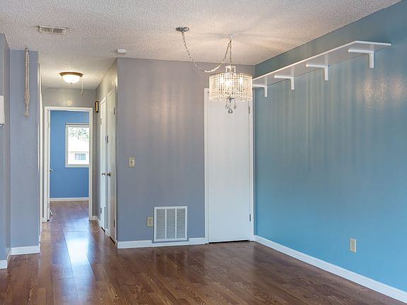 5th image of 12141 Wintergreen Dr Unit 4