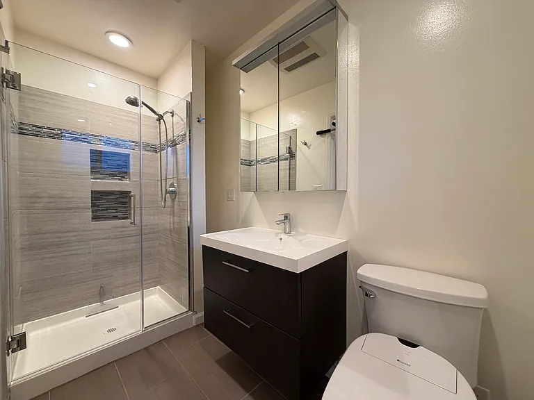 22721 Wildwood St — Photo 24