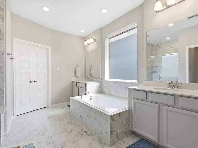 2419 Driftwood Trl — Photo 20