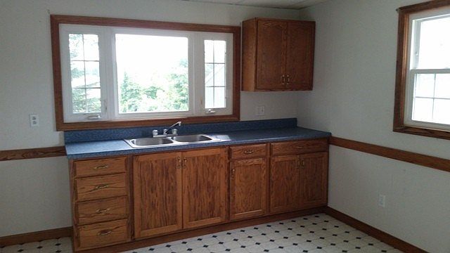 2nd image of 1228 Shenk Ave