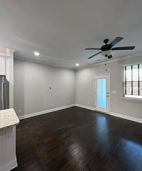 2595 Wellesley Square Dr — Photo 15
