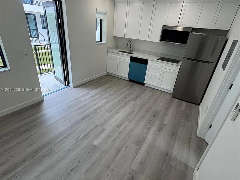 2030 SW 3rd Ave #1 — Photo 3