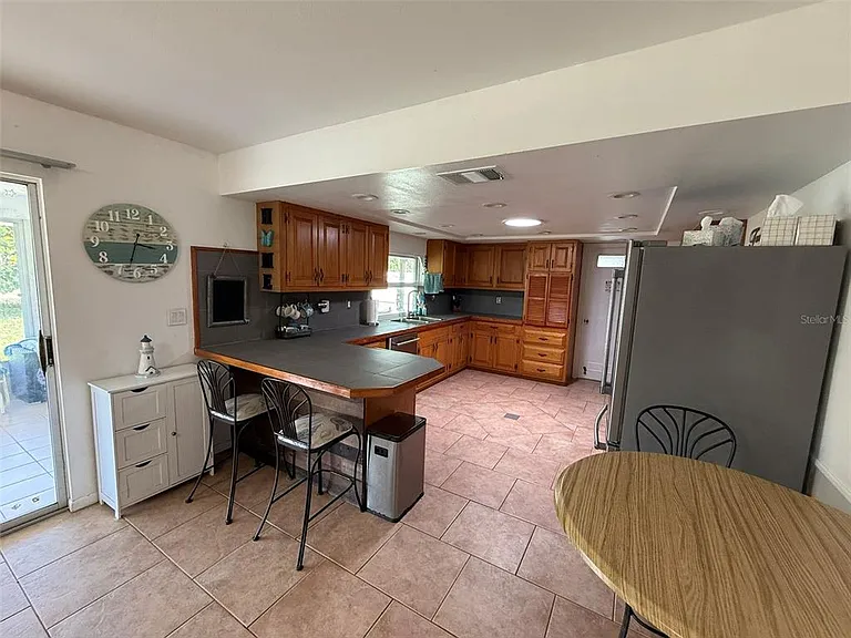 15152 Buswell Ave — Photo 9