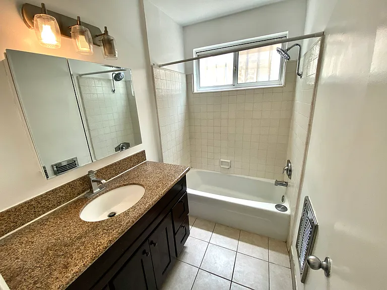 2147 Baxter St #1 — Photo 12