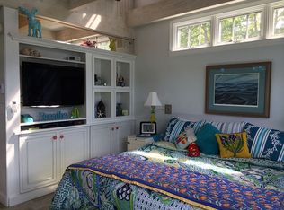 93 Shore Dr, Freeport, ME 04032