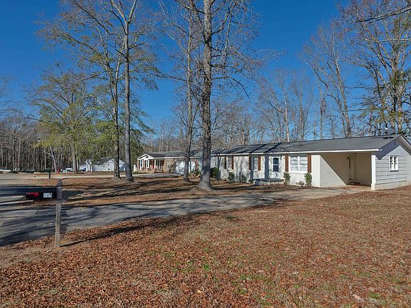 3rd image of 111 Susan Ave