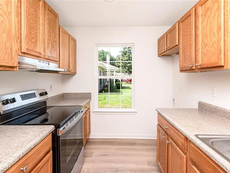 9932 Magnolia Crest Dr W — Photo 15
