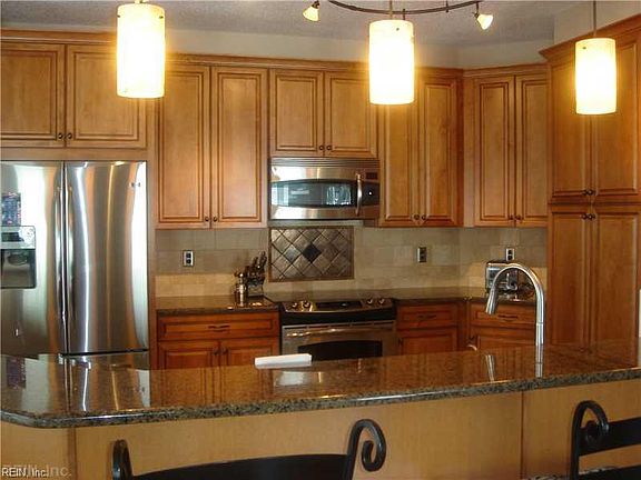 5th image of 2285 Cape Arbor Dr