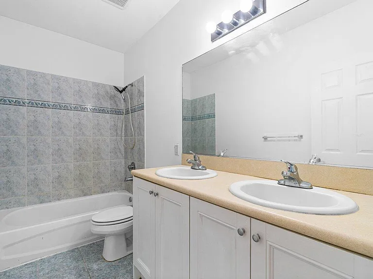 809 Talia Cir #809 — Photo 13
