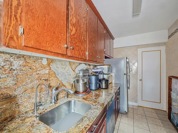 39-45 51st Street image 19 of 25