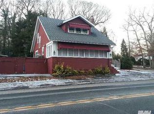 243 N Country Rd, Smithtown, NY 11787