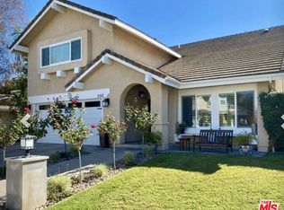 350 Countryside Rd, Oak Park, CA 91377