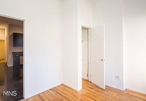 4th image of 334 W 49th St APT 4RW