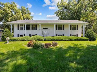 7405 Beverly Rd SW, Fairfax, IA 52228